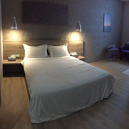 Cozy Cozy Hostel Tainan Buitenkant foto