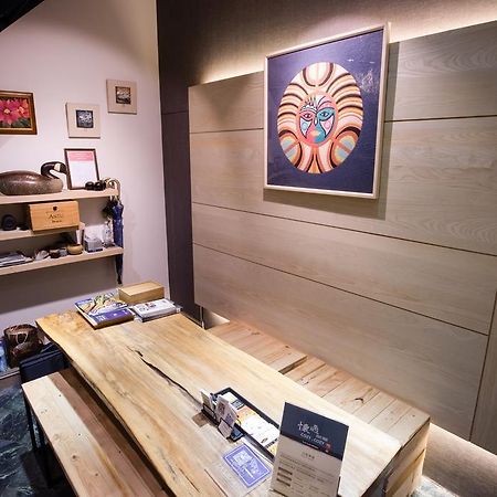 Cozy Cozy Hostel Tainan Buitenkant foto