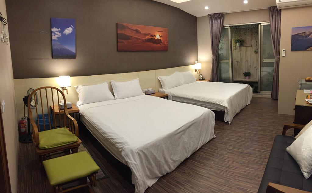 Cozy Cozy Hostel Tainan Buitenkant foto