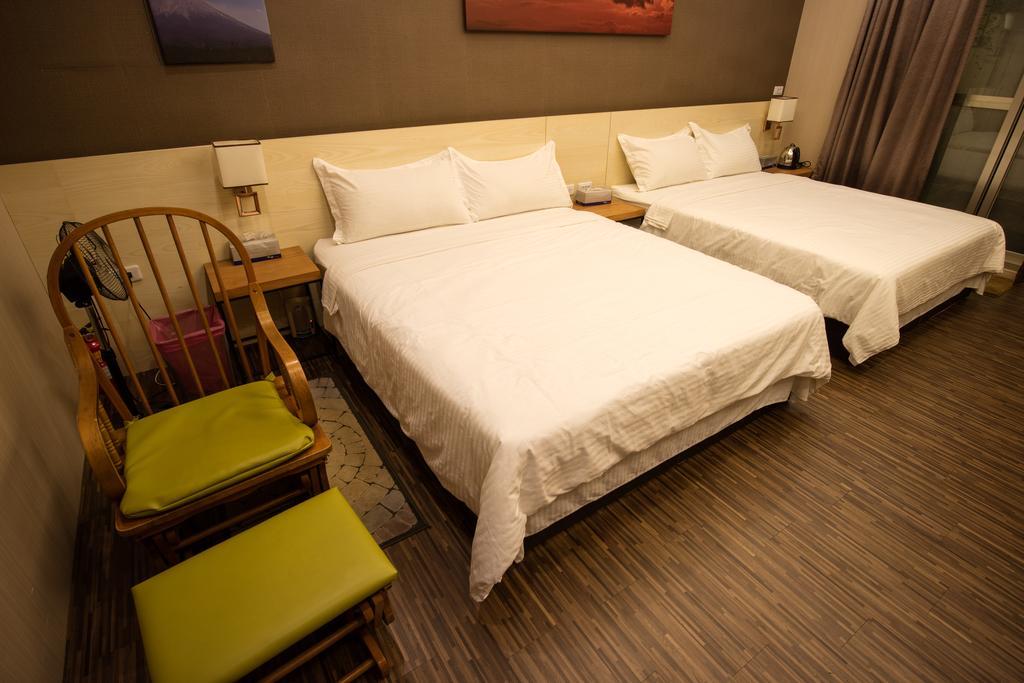 Cozy Cozy Hostel Tainan Buitenkant foto