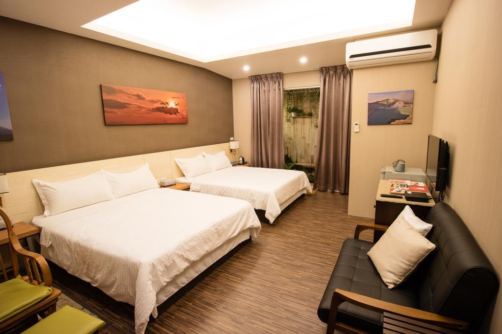 Cozy Cozy Hostel Tainan Buitenkant foto