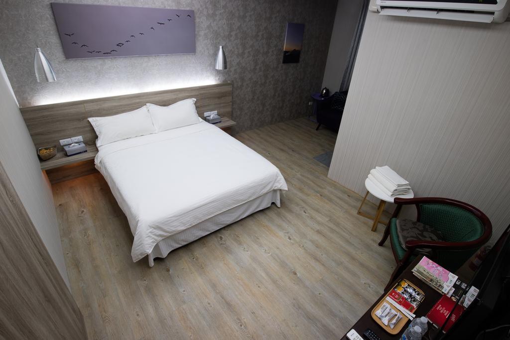 Cozy Cozy Hostel Tainan Buitenkant foto