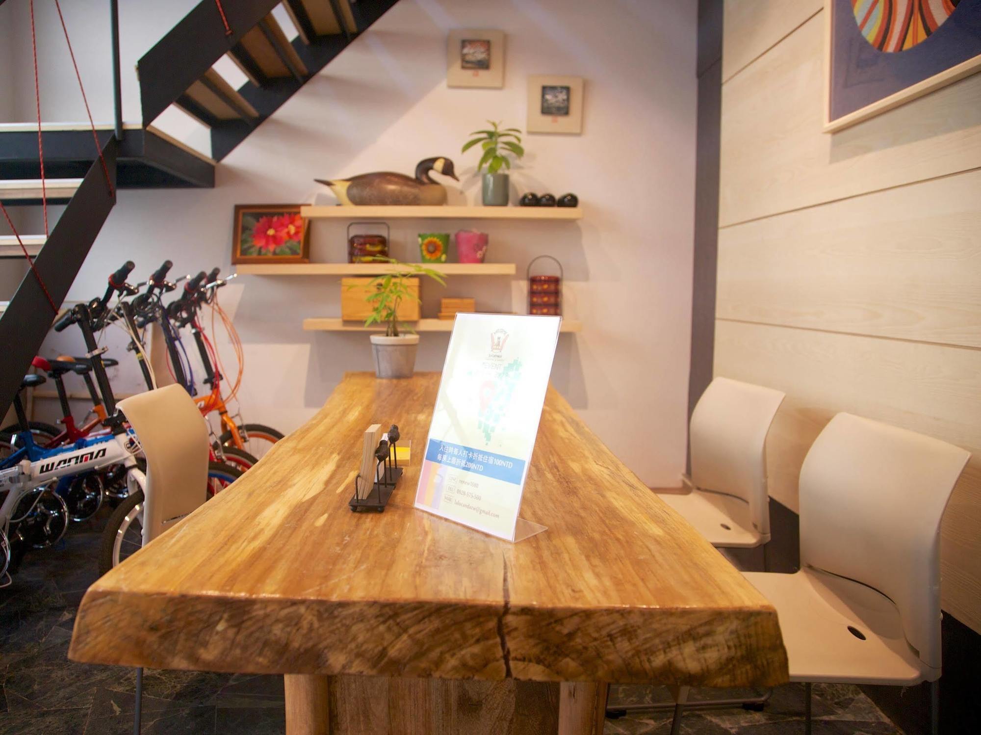 Cozy Cozy Hostel Tainan Buitenkant foto